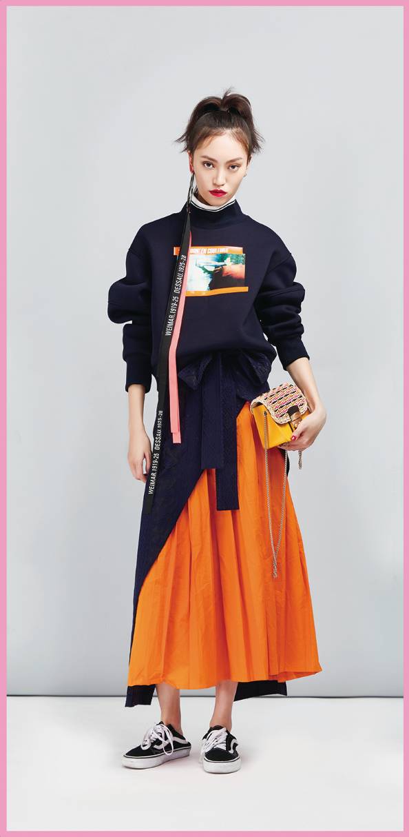 昨晚,我把初中时最爱的袜套翻了出来!