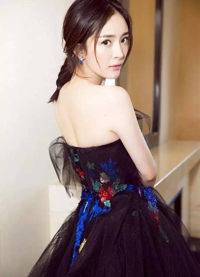 网友问题解答赵丽颖发微博、张翰生日以及工作室私下、乔振宇新剧疑问、杨幂新作品、李易峰后续、付辛博人气突破问题、艺术学院考试