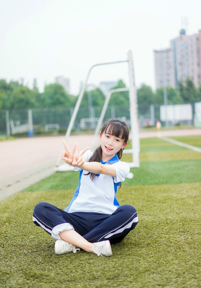 如果我的衣橱有深圳校服，我一定天天穿！美哭惹！