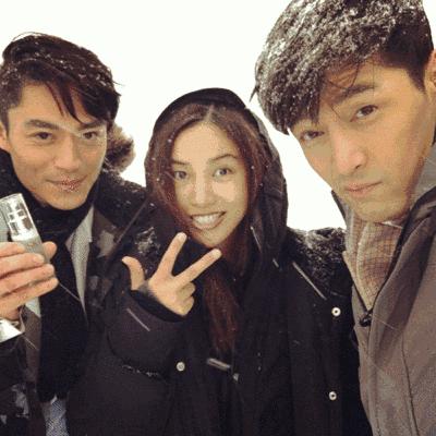 唐嫣一身潮装启程巴黎看秀,唐嫣山寨高定