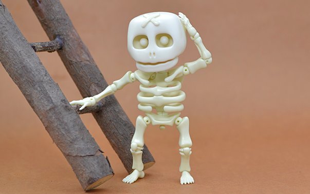 好好地吓人不好吗?干嘛要来抢萌物的饭碗!