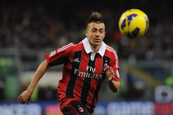 皇马球衣上面的fly,flyemirates皇马球衣