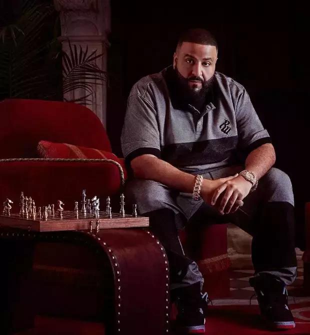 鐞冩槦涓婅剼nikefog,nikemag浣庡府