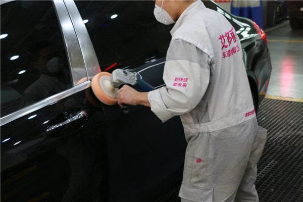 迈巴赫无痕修复,迈巴赫后保险杠喷漆