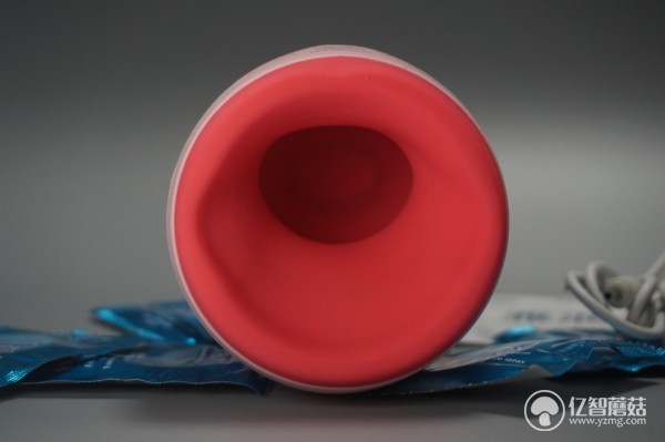 这是一个咬住你就不松口的杯子