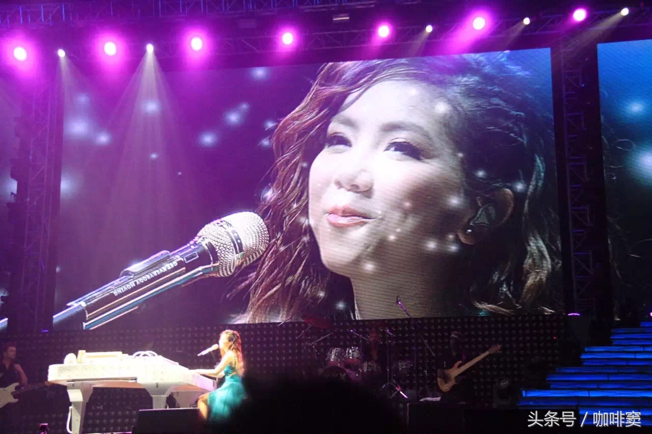 邓紫棋十五岁的时候,邓紫棋青涩时期照片