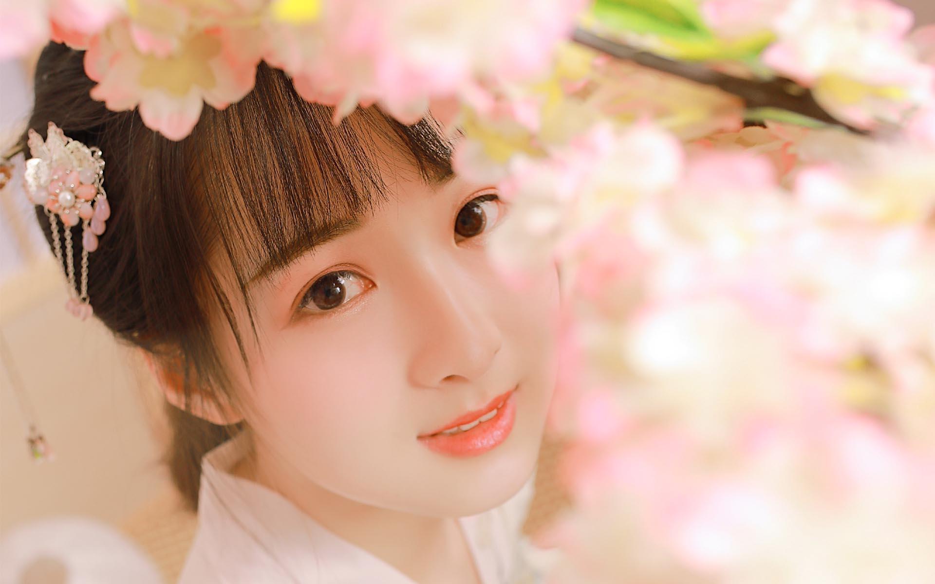 小说：少女自刎后醒来，发现脖子上的伤痕竟自动愈合，目瞪口呆