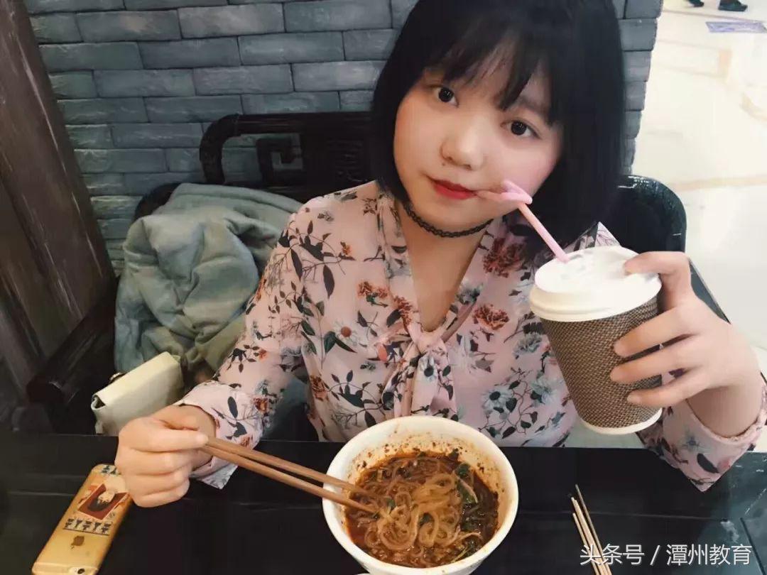 潭州课堂插画原画学员作品,老师形象插画素材手绘图片