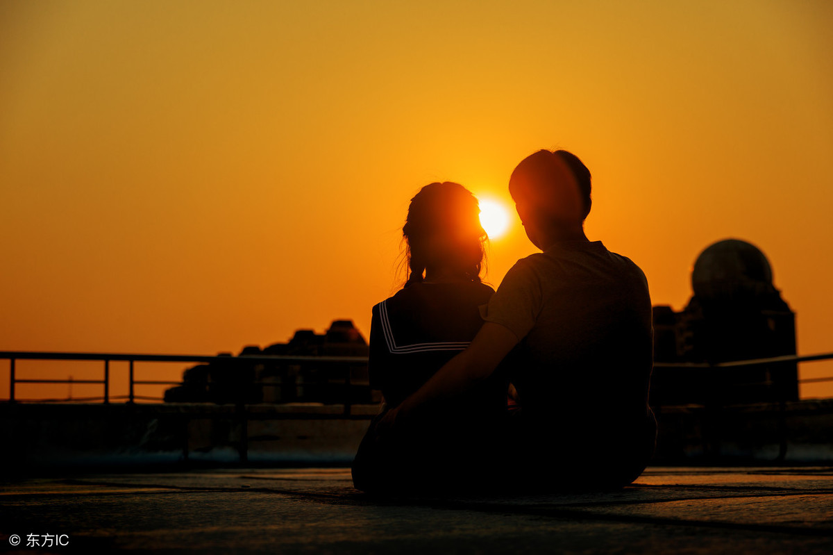 小说：震惊！我竟是顶流影帝的暗恋白月光！