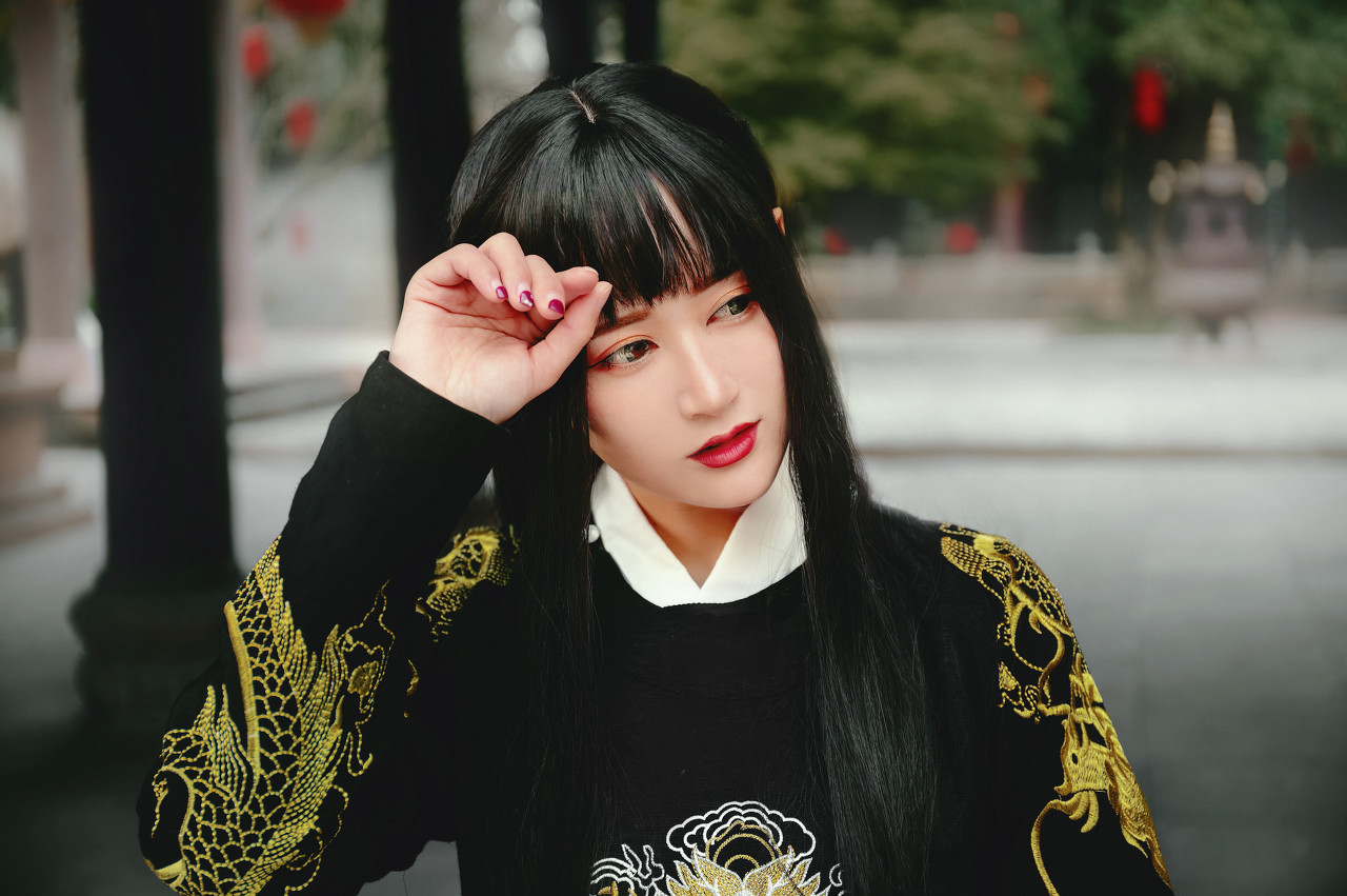 故事：他是一国之主，却对一个五岁女娃束手无策，只能好声哄着