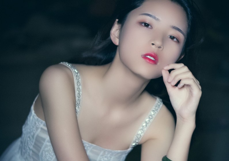 小说：他真是穷小子？凭借出售新研发的游戏，仅用一天净赚上千万