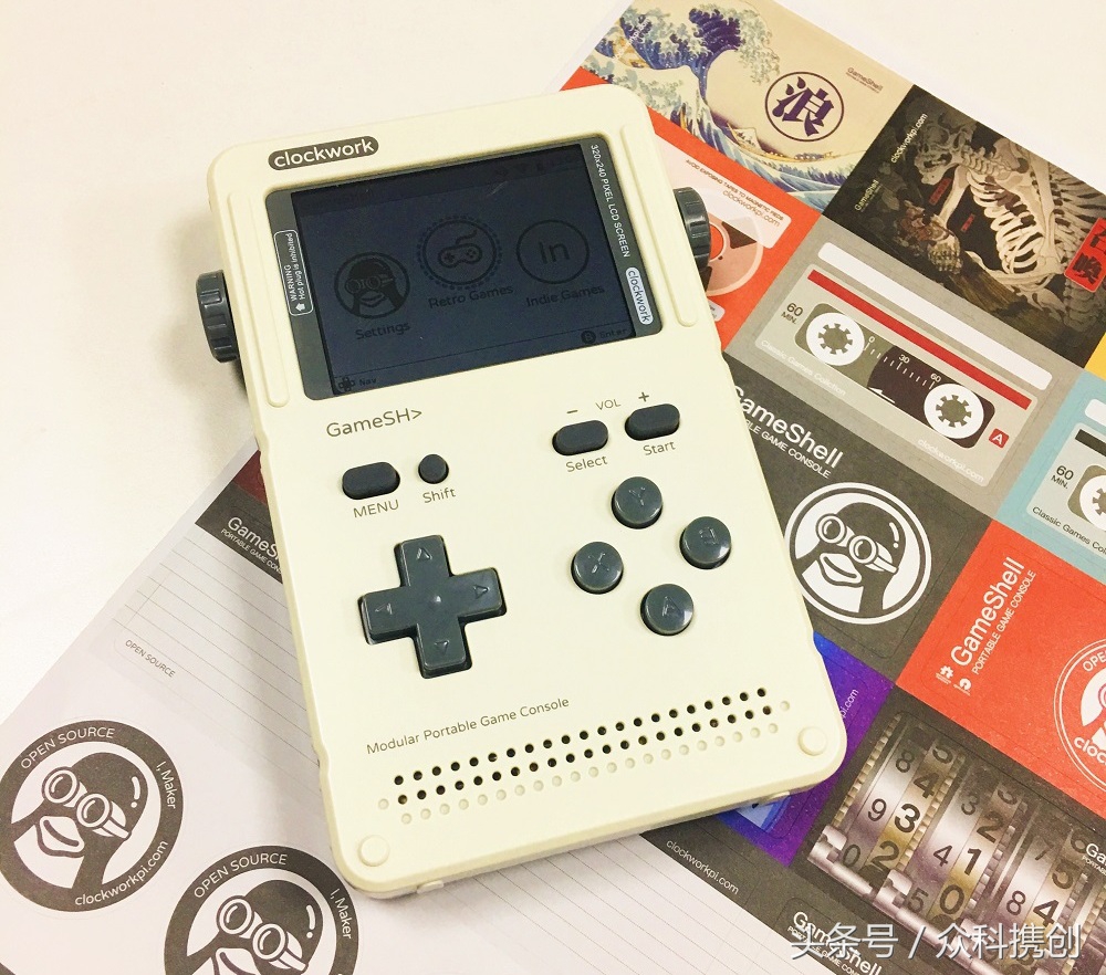 一台带你“穿越时空”的掌机！DIY属于你的像素游戏！