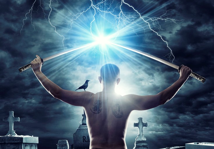 小说：混战中发现一张藏宝图，小伙趁没人注意，偷偷前去搜刮宝物