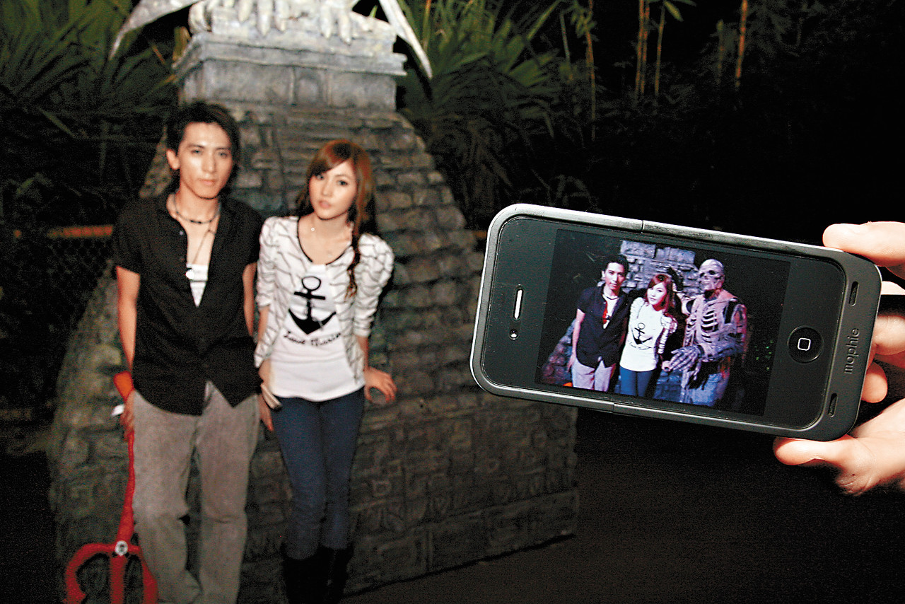 故事：他做了一个奇怪的梦，梦中行为诡异，还说了梦话