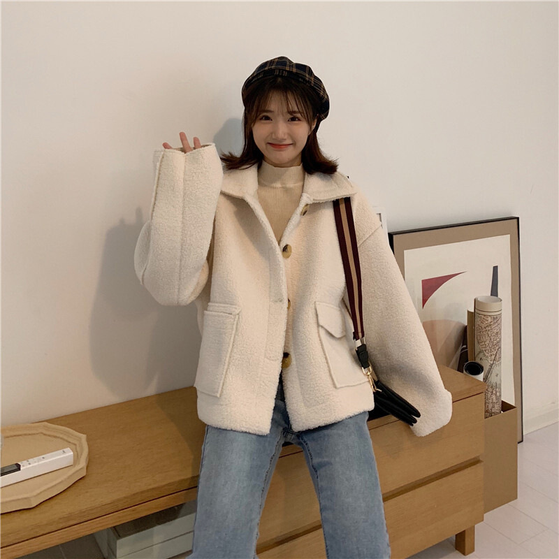 上宽下窄短外套搭配,今春正火的一种穿法叫短外套