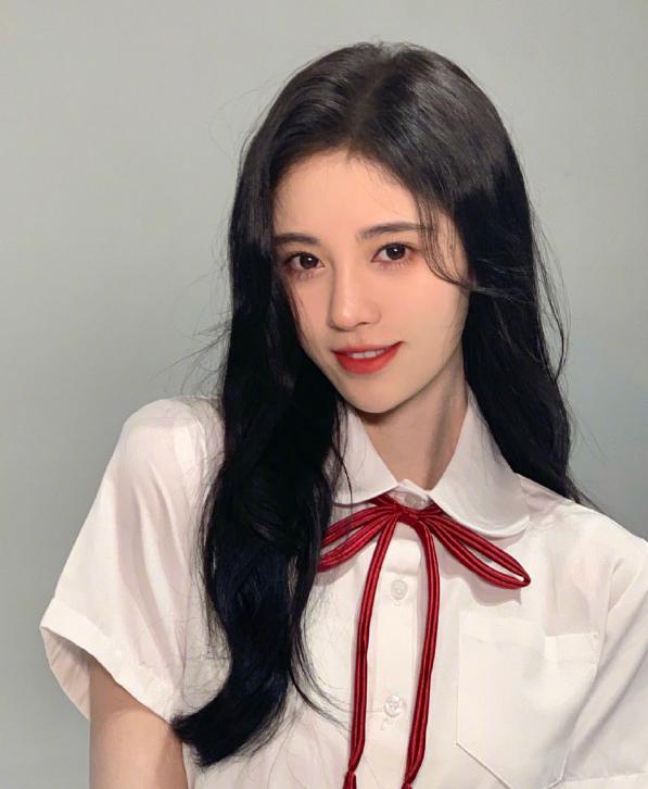 鞠婧祎四千年第一美女多少岁,被誉为中国两千年美女的鞠婧祎