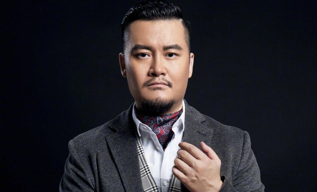 足球评论员贺炜,足球主持人贺炜