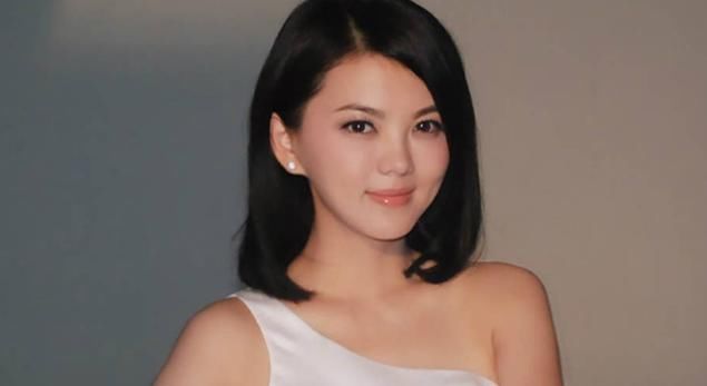 炫富一姐李湘：早餐花7000元，富养女儿惹争议，被王岳伦戴绿帽