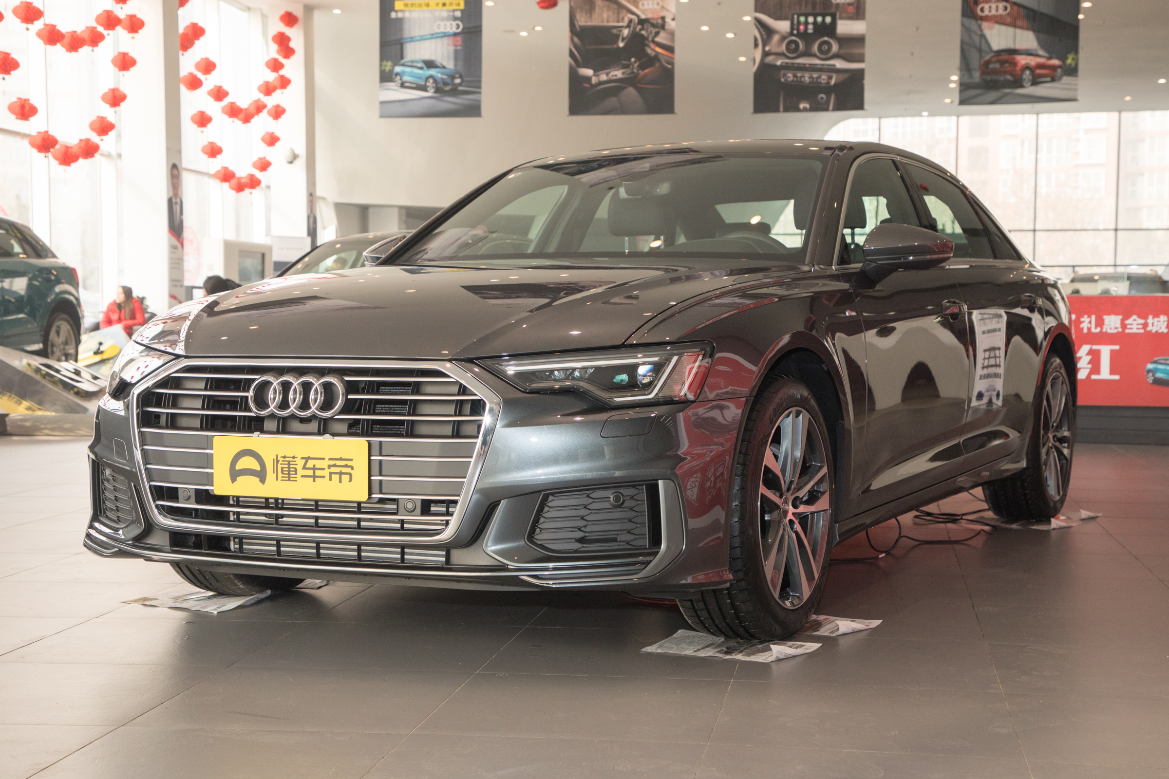 奥迪a6l油箱盖锁不住怎么办,15年奥迪a6l油箱盖怎么打开