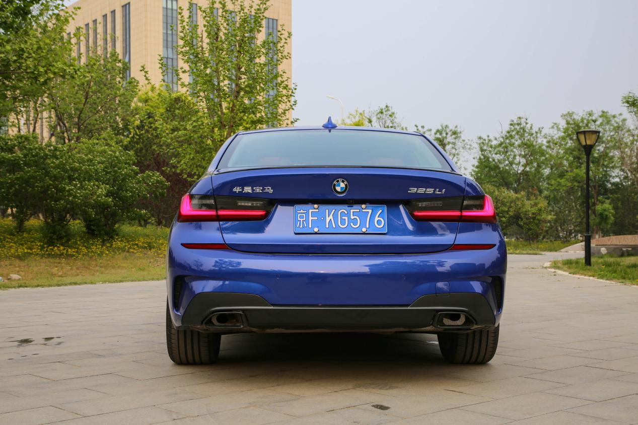 最新款宝马325li运动版试驾视频,去试驾一台宝马325li是什么感觉