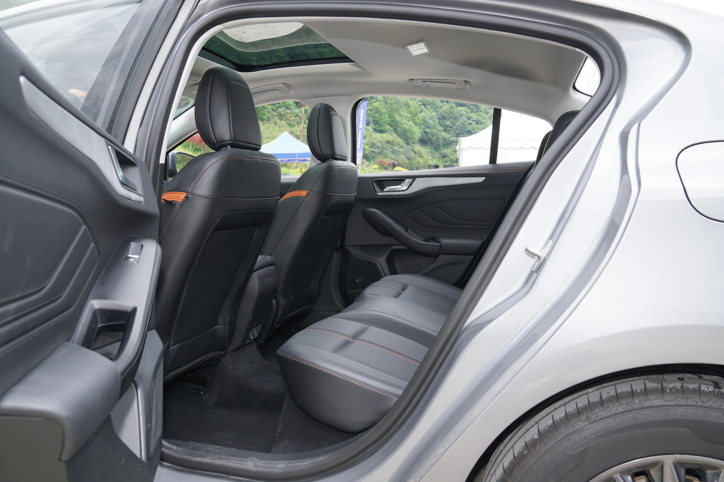 福克斯漂亮内饰,福克斯帅不帅