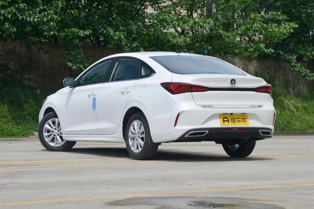 一口气优惠2万,长安逸动自动挡6.49万起,搭载1.6L+CVT