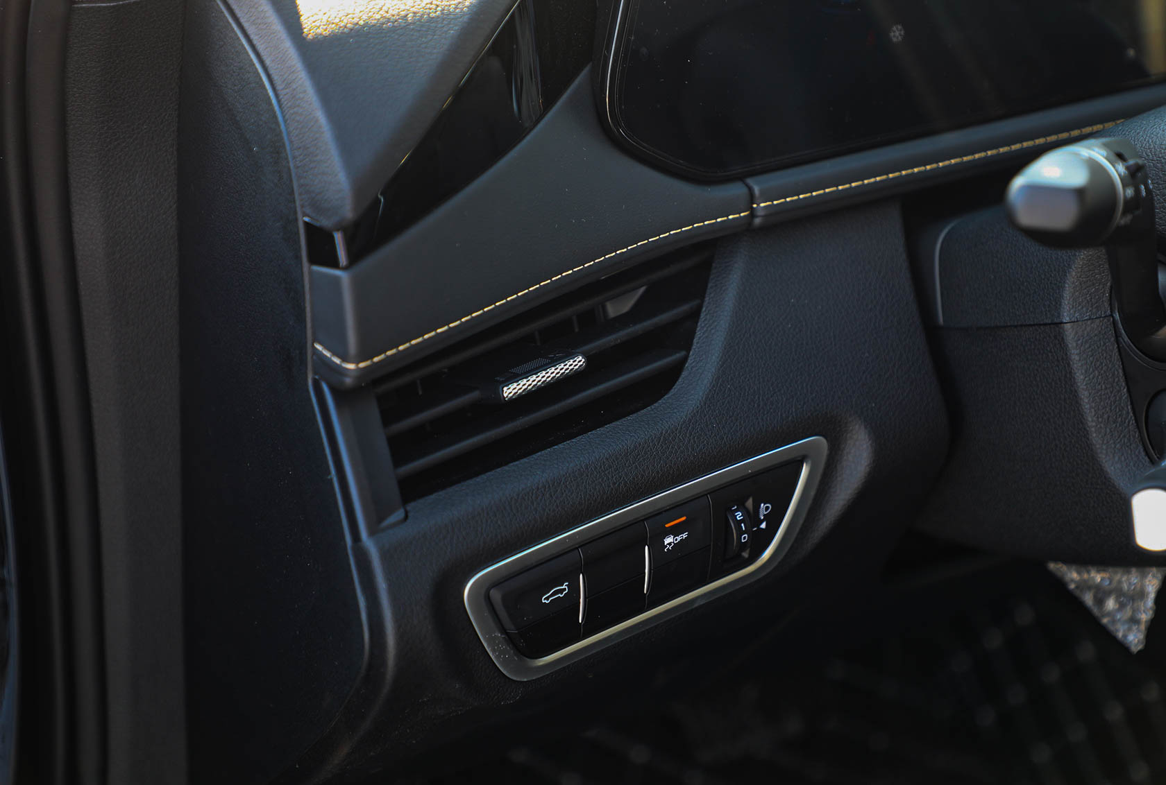 这才是良心家轿,安全增一分全新第三代奔腾b70满分