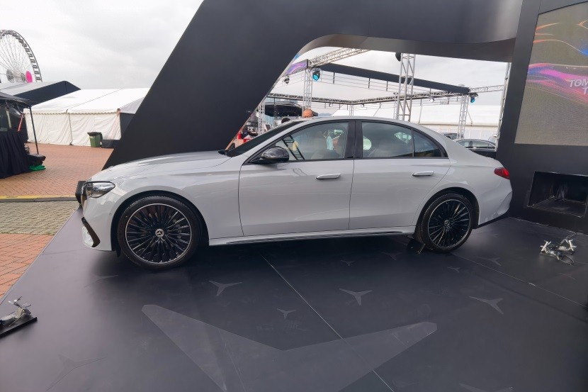 奔驰e级2024款标轴版,新奔驰e标轴