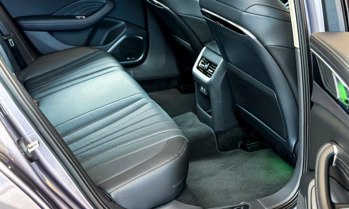 新款红旗h5究竟怎么样,红旗h5新款到底值不值得入手