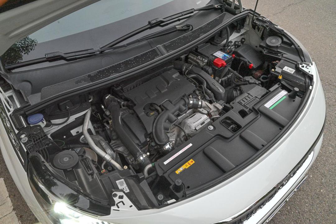 推荐实力版车型新款标致4008导购,标致4008二手车外观内饰精准讲解