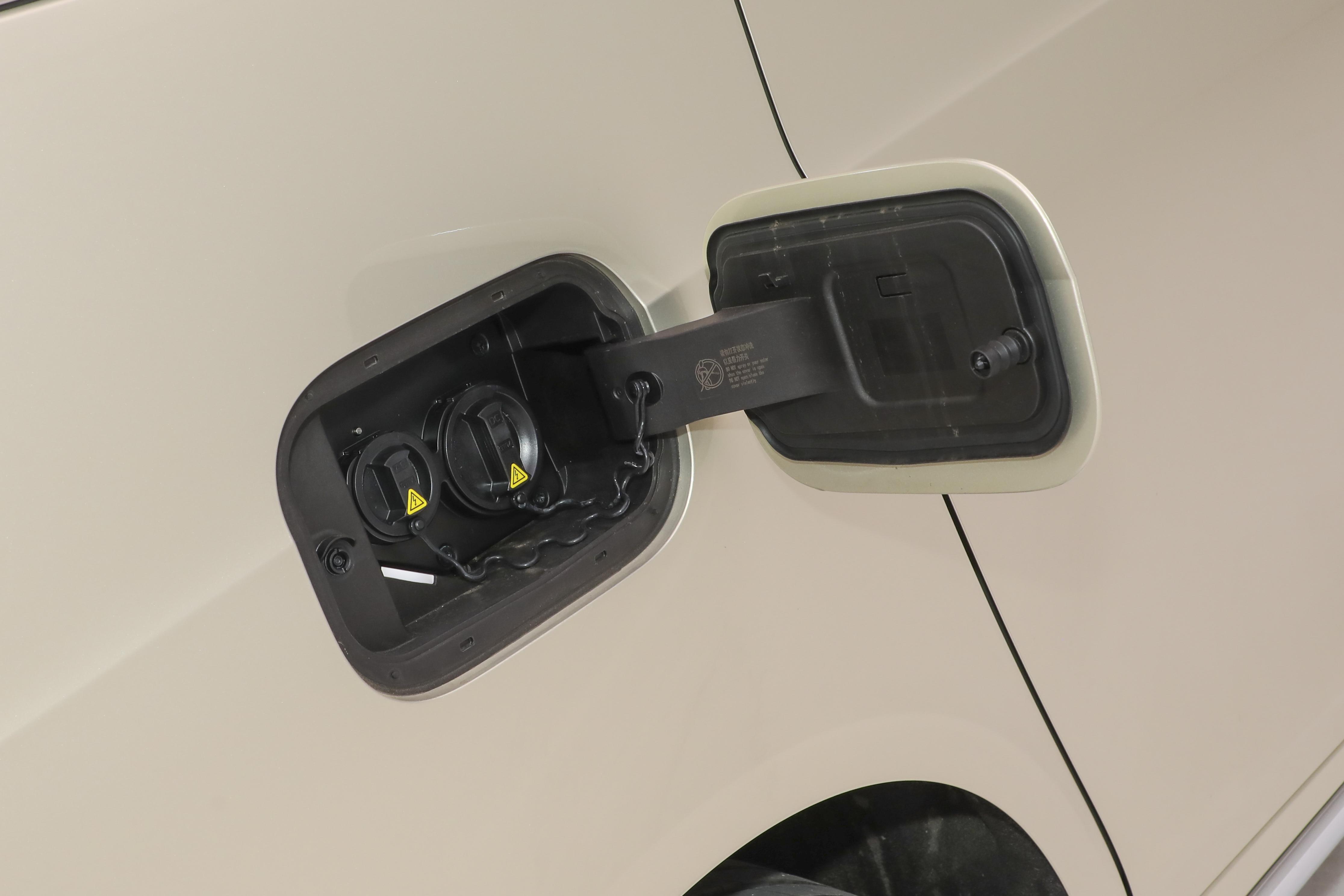 传祺m9前脸,前脸很像m4的轿跑