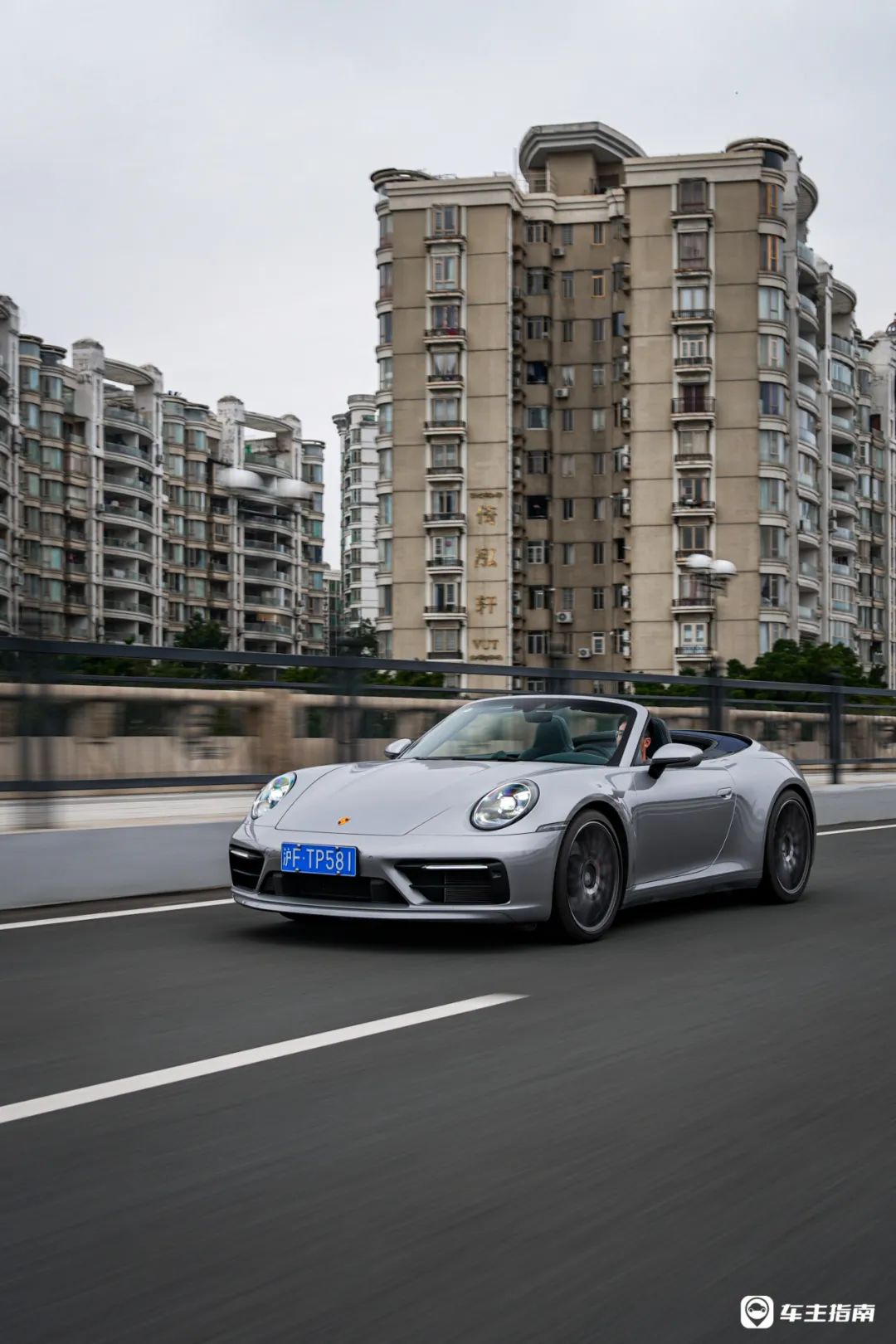 保时捷911硬顶敞篷驾驶感受,911carrerascabriolet