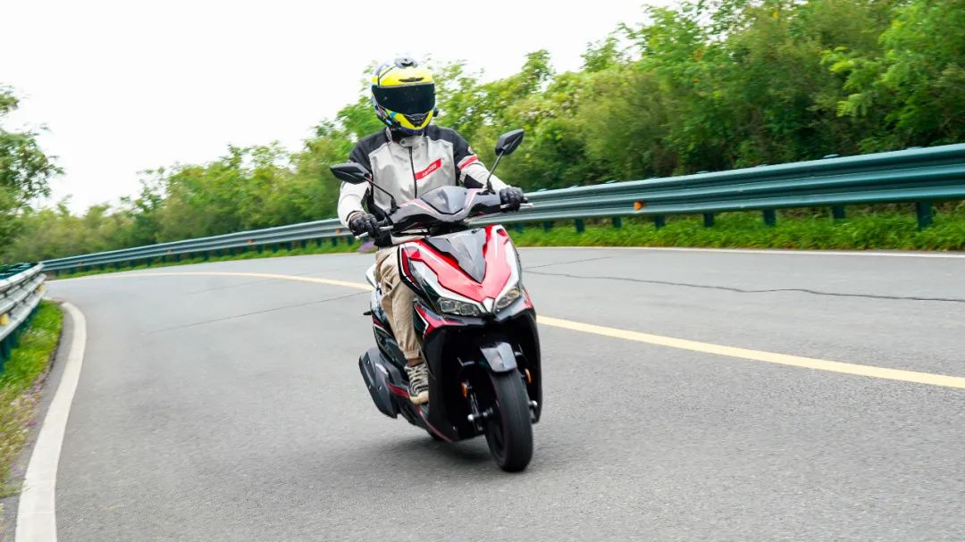 大阳vrs125摩旅测评,大阳adv150踏板摩托深度评测