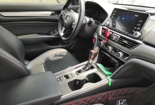 奔腾b70和雅阁车型对比,一汽奔腾b70对比雅阁