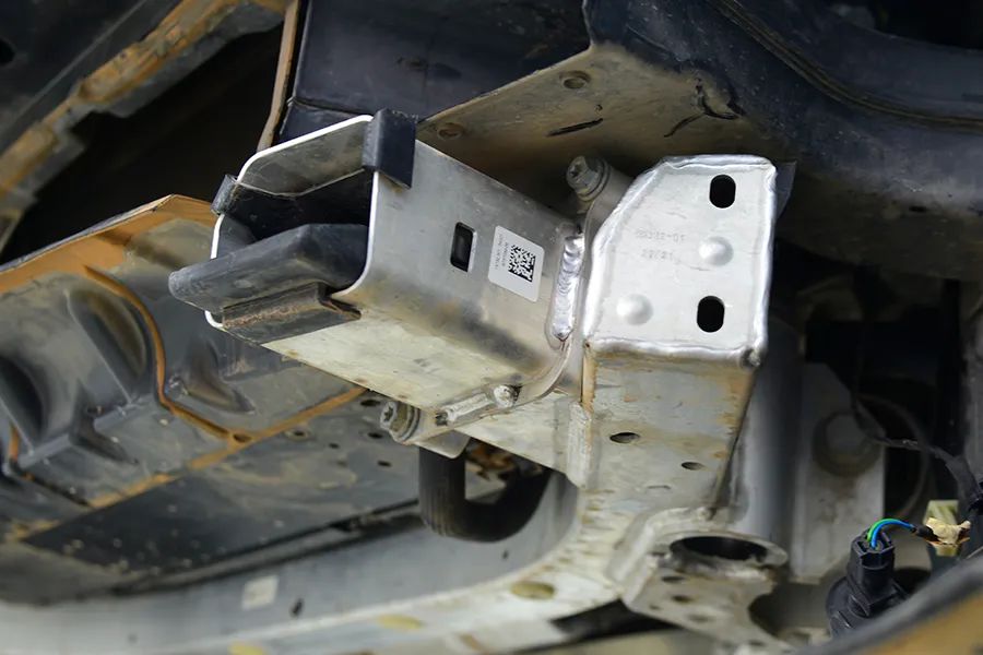 宝马x3防撞梁拆解,宝马x5防撞梁拆解图