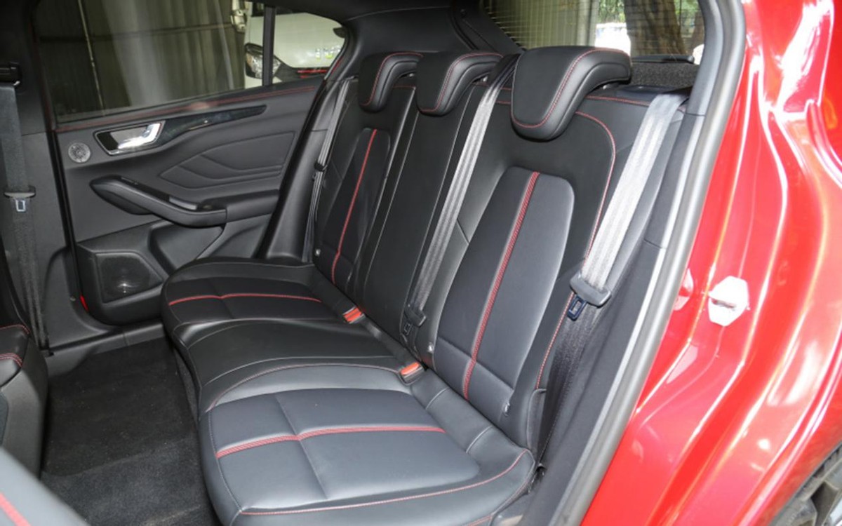 2022福特福克斯1.5t4缸试驾视频,新款福克斯换四缸发动机