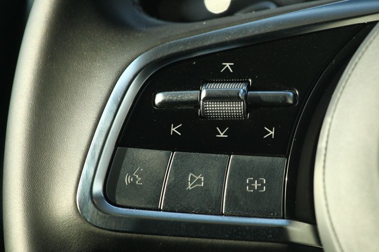 山海炮皮卡跟坦克500哪个动力更强,长城坦克500混动版俄罗斯测试