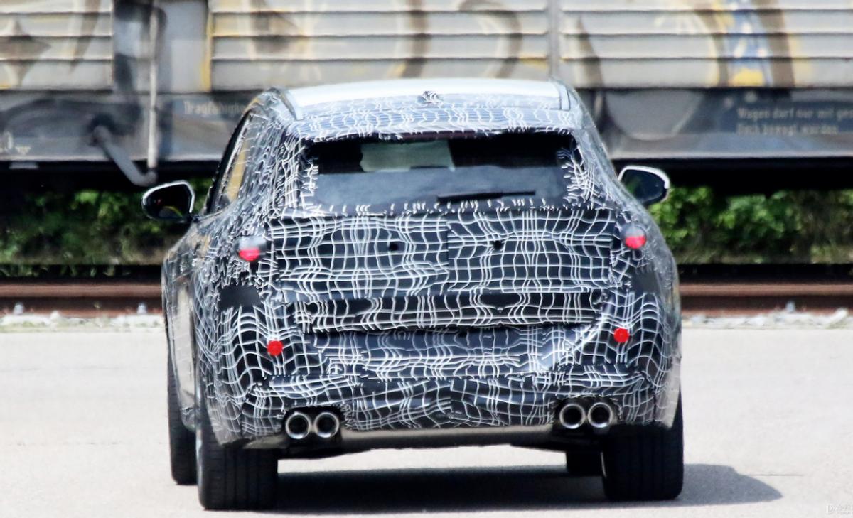 全新一代奔驰glc宝马x3对比图,奔驰glc和宝马x3全面对比