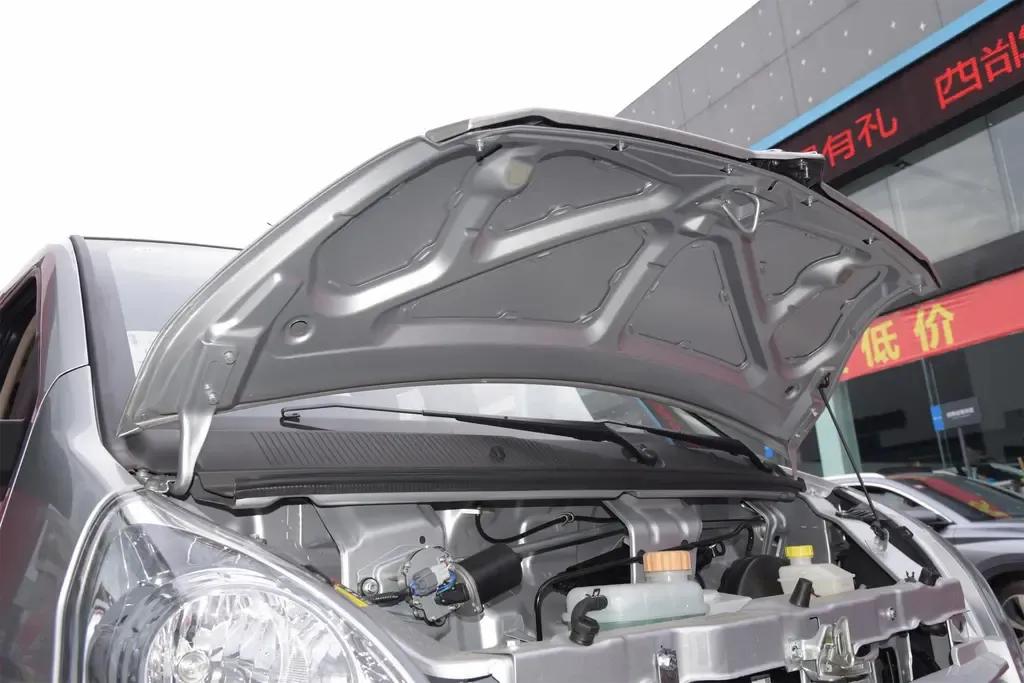 五菱7座布局,五菱荣光七座和八座有啥不一样