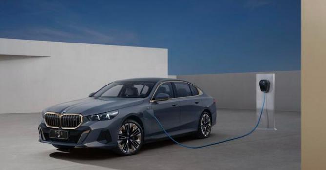 宝马全新款5系大改款,新款宝马五系外观爆改