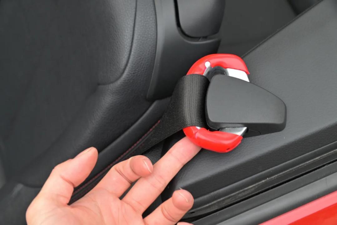 十多万二手宝马2系敞篷,15年宝马2系220i敞篷