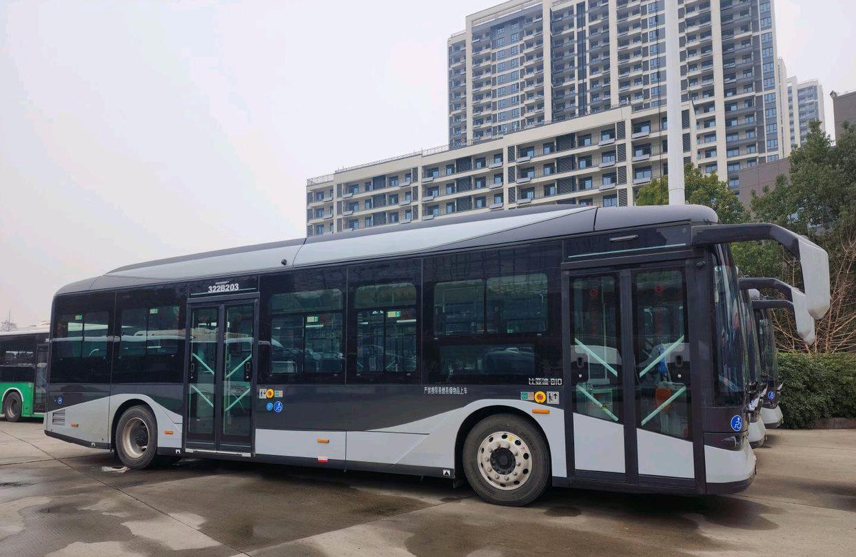 比亚迪大巴和宇通大巴哪个好些,比亚迪纯电汽车测评