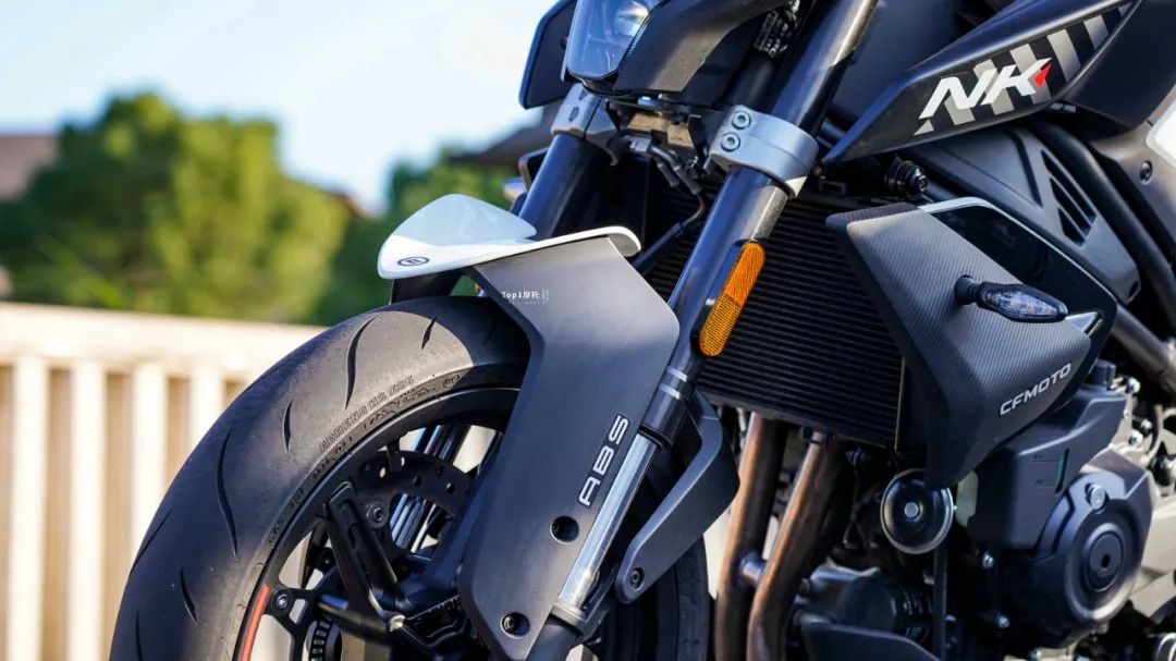 3万以内春风450的摩托车,春风450nk和cb400f哪个好骑