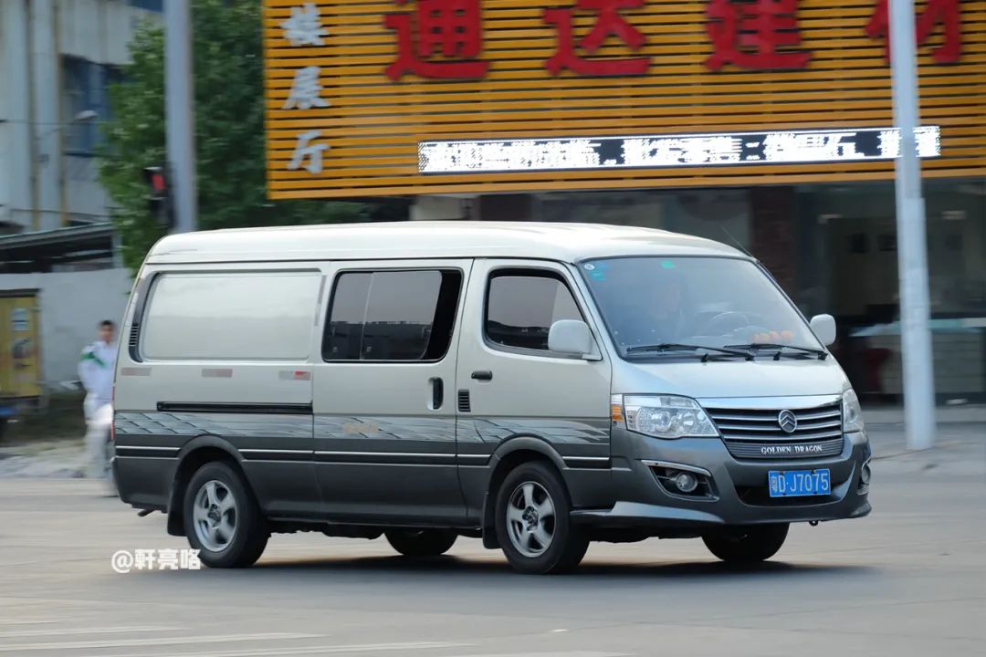 00年厦门金龙旅行车有限公司,2011款厦门金龙客车