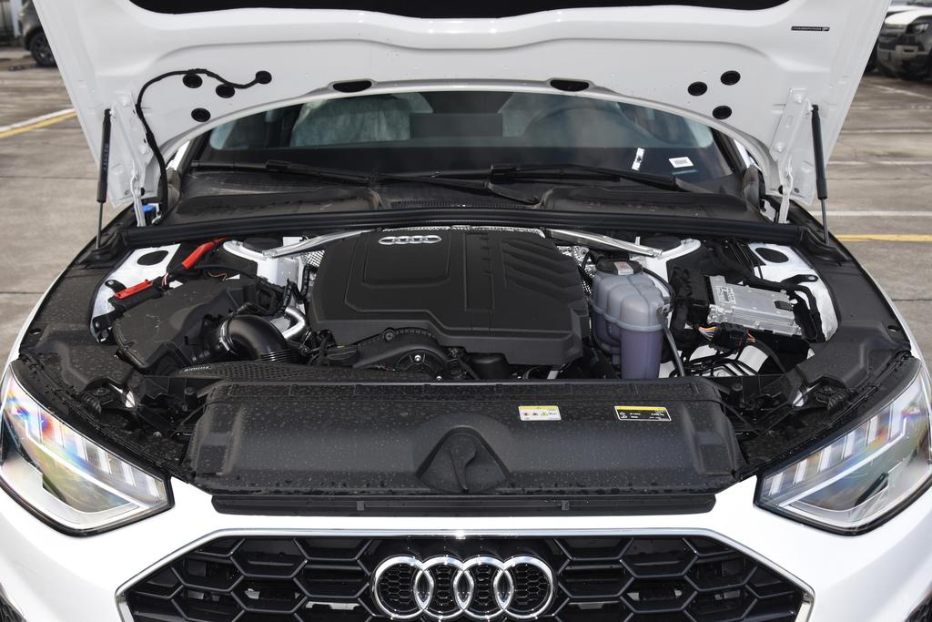 全新奥迪a4l内饰,全新奥迪a4l新款