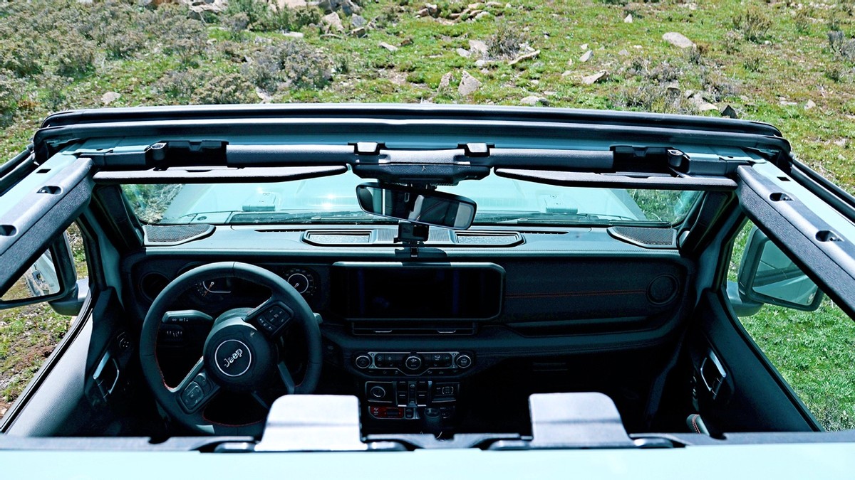 牧马人2022款卢比肯两门试驾测评,牧马人罗宾汉2022四门版顶配试驾