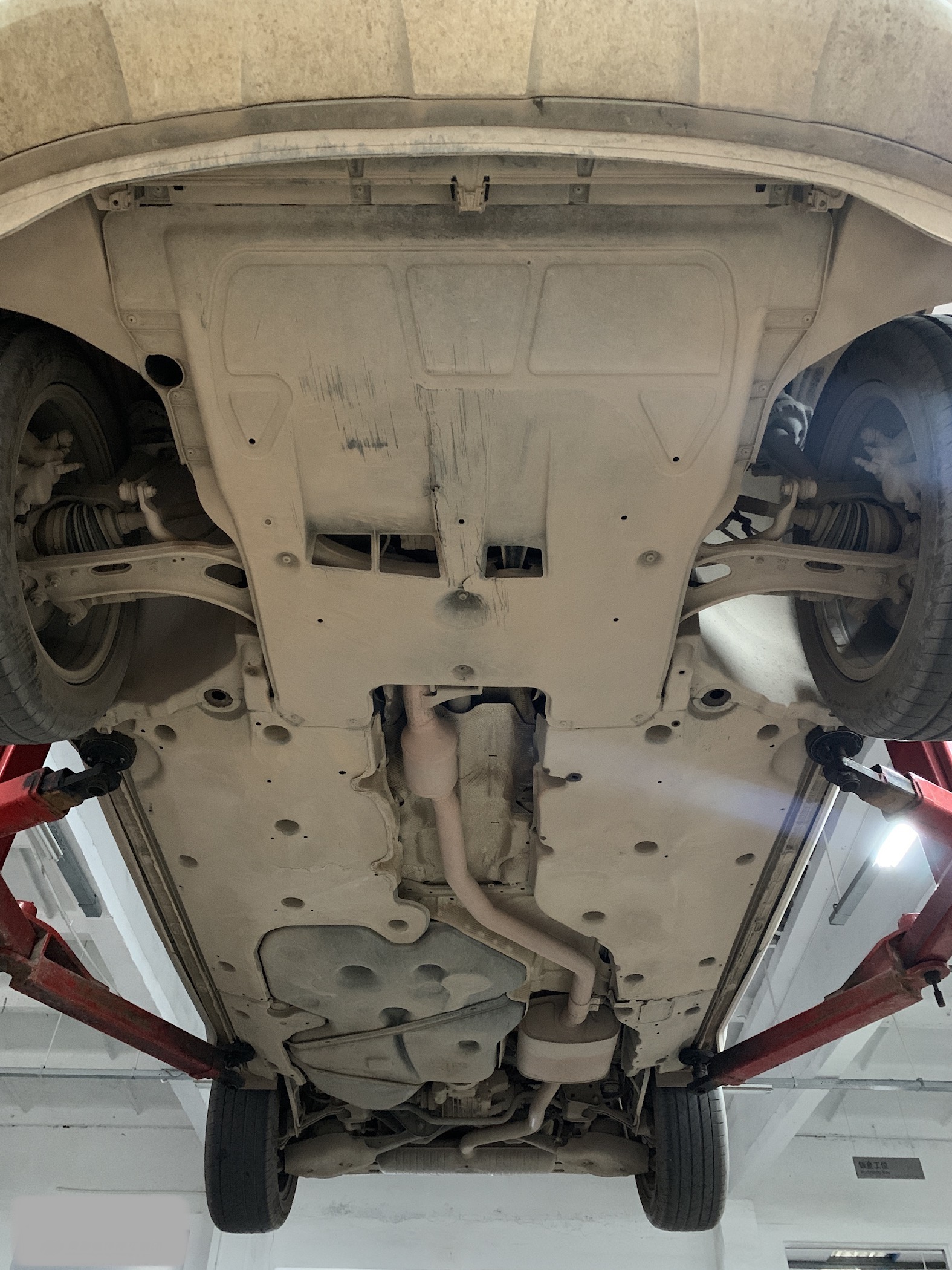 大众途昂用了几年过后底盘质感,途昂没有豪华感