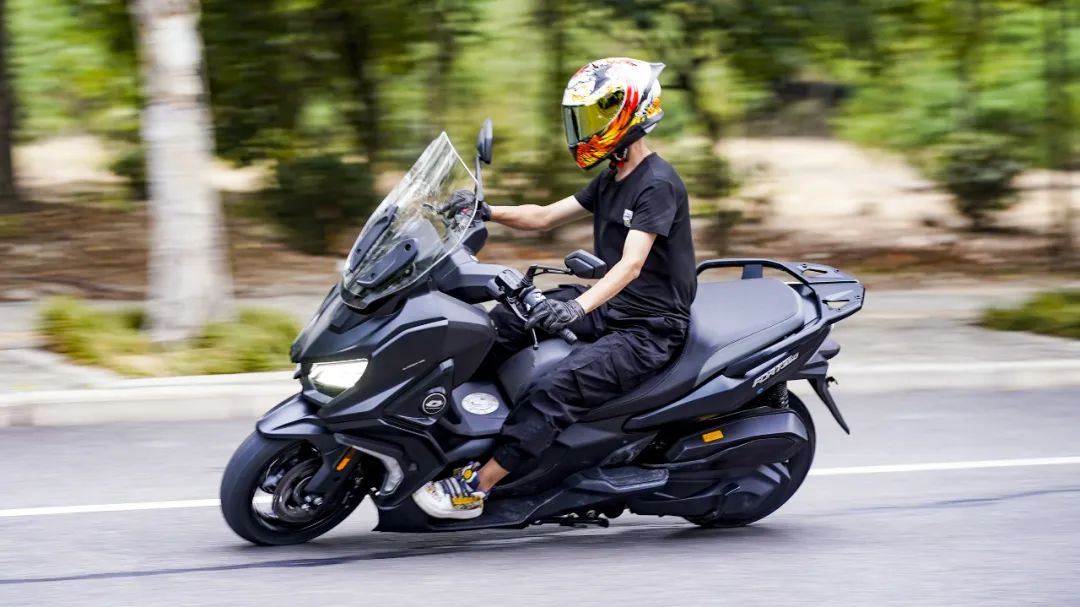 qjmotor赛350实车评测,qjmotor350仿赛值得期待吗