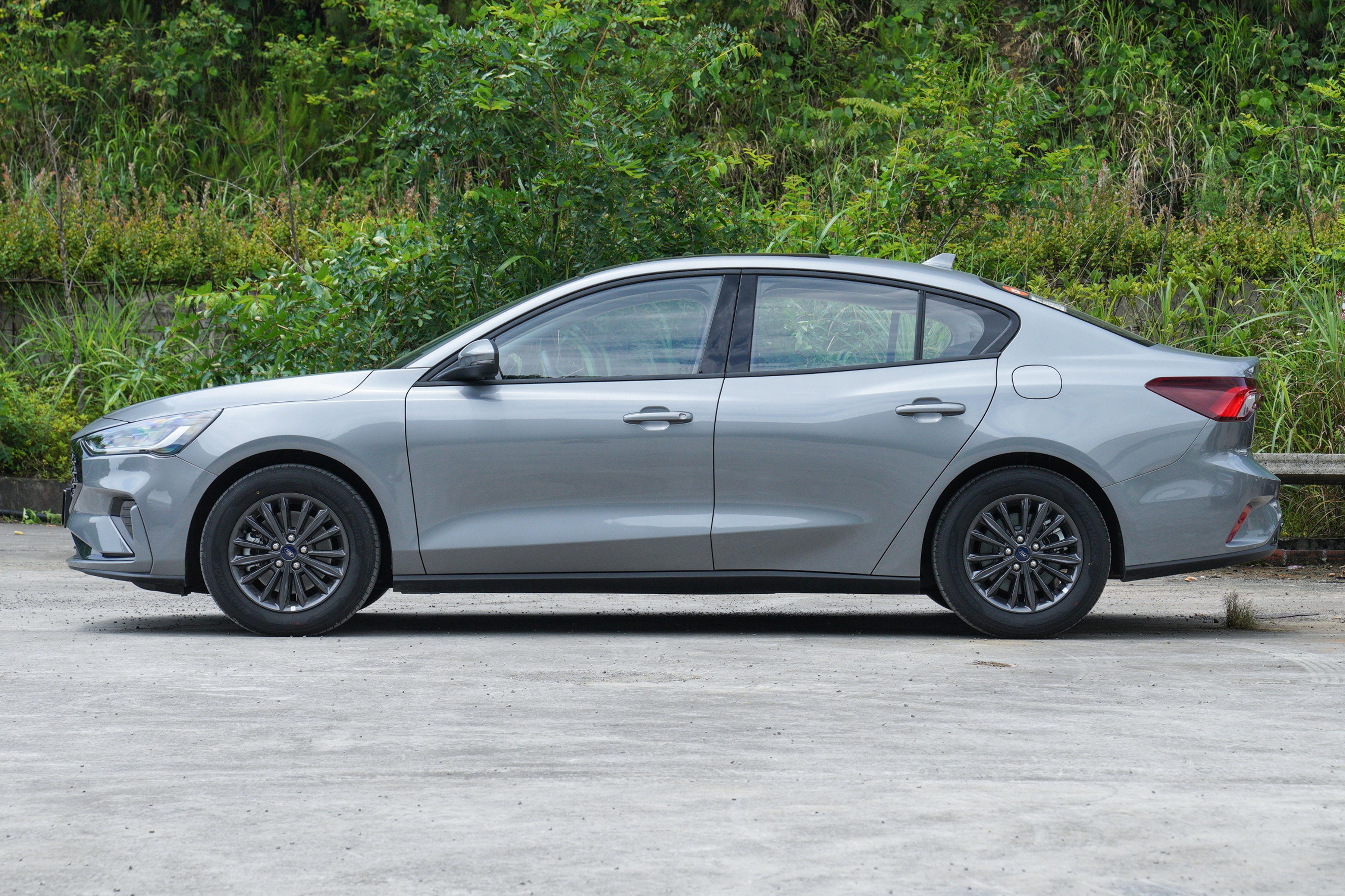 2021款福特福克斯1.5t,15年福克斯ecoboost1801.5t6at