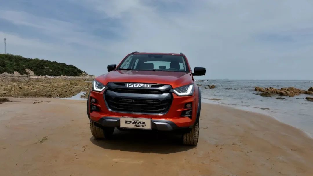 23款全新d-maxv-cross版参数,全新d-maxv-cross后排空间